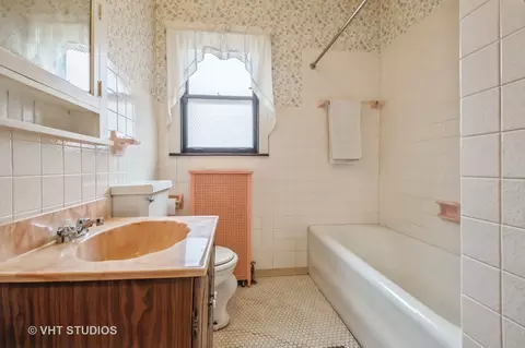 6520 N Artesian Ave, Chicago, IL 60645 photo 11