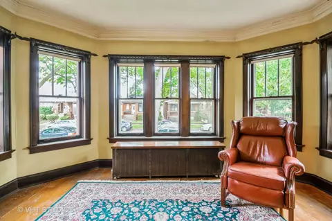 6520 N Artesian Ave, Chicago, IL 60645 photo 4