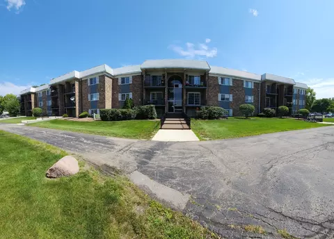 1619 N Windsor Dr #212, Arlington Heights, IL 60004