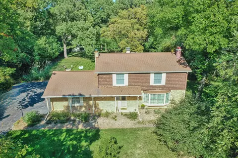 26820 W Lakeview Dr S, Lake Barrington, IL 60084