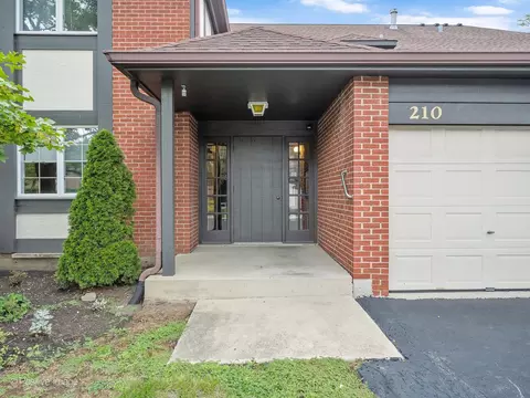 210 Windsor Ln #C, Willowbrook, IL 60527