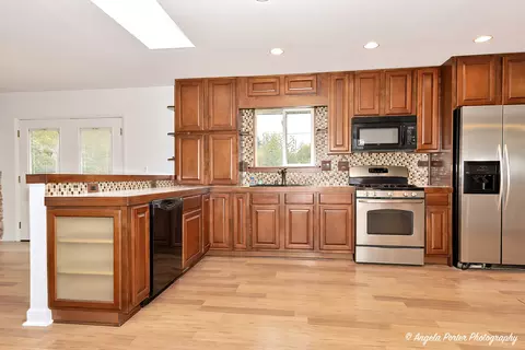 1516 Catalpa Dr, Holiday Hills, IL 60051 photo 8