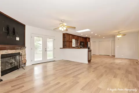 1516 Catalpa Dr, Holiday Hills, IL 60051 photo 6