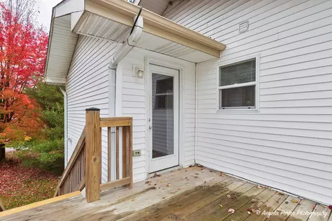 1516 Catalpa Dr, Holiday Hills, IL 60051 photo 16