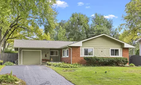 2 S603 Gray Ave, Lombard, IL 60148