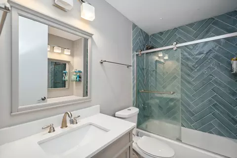 30 E Huron St #3707, Chicago, IL 60611 photo 9