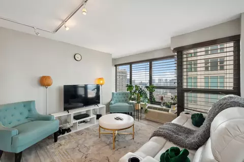30 E Huron St #3707, Chicago, IL 60611 photo 3