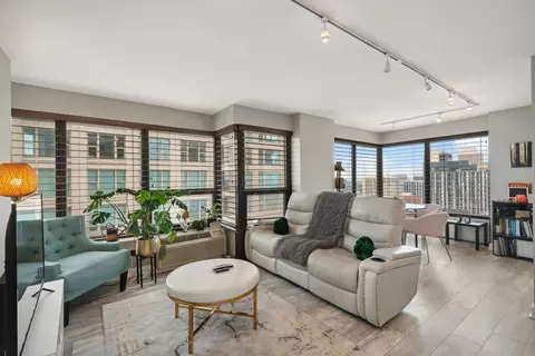 30 E Huron St #3707, Chicago, IL 60611 photo 2
