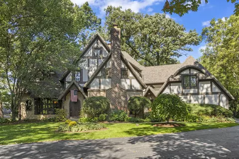 28 W740 Mack Rd, West Chicago, IL 60185