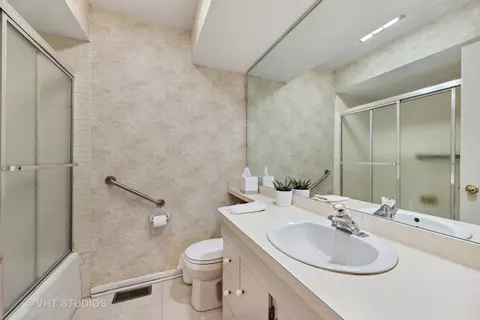 10 Kent Ct, Willowbrook, IL 60527 photo 15