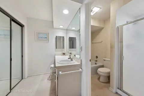 10 Kent Ct, Willowbrook, IL 60527 photo 18