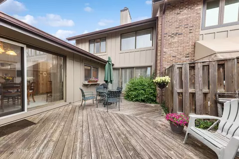 10 Kent Ct, Willowbrook, IL 60527 photo 12