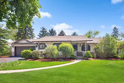 18 W W745 W 18th St, Lombard, IL 60148