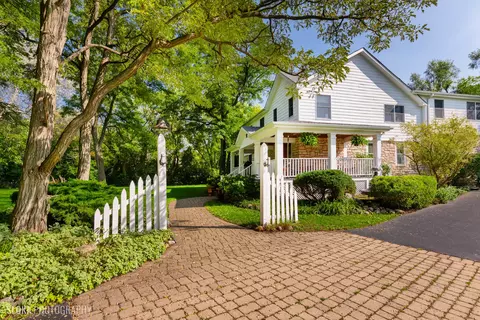 107 Bradwell Rd, Inverness, IL 60010