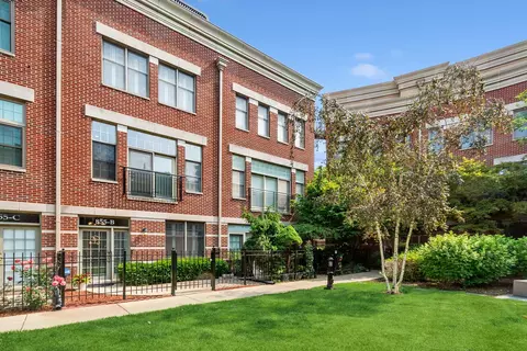 855 N May St #B, Chicago, IL 60642