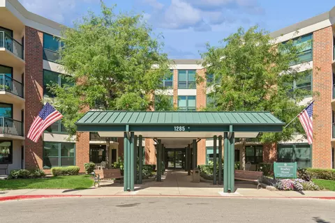 1285 Luther Ln #402, Arlington Heights, IL 60004
