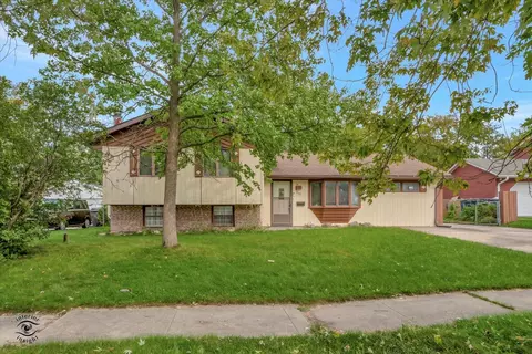 833 Notre Dame Dr, Matteson, IL 60443