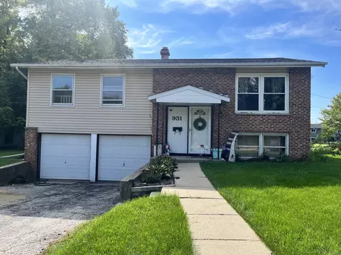 931 Bonniebrook Ave, Mundelein, IL 60060