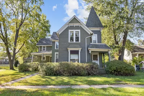631 E Washington St, Marengo, IL 60152