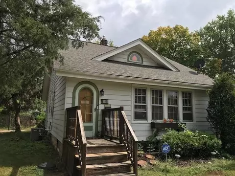 1927 N Court St, Rockford, IL 61103