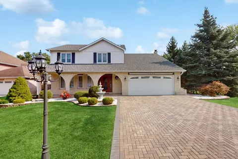 10695 Granada Ct, Palos Hills, IL 60465