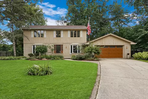 22 W061 Hillcrest Ter, Medinah, IL 60157