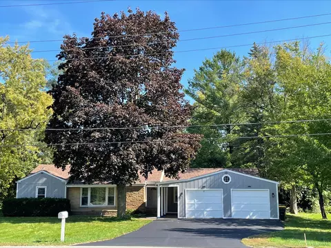 7 N Wheeling Rd, Prospect Heights, IL 60070