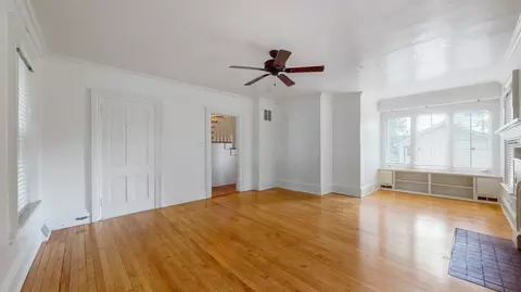 39 E Pine Ave, Roselle, IL 60172 photo 5