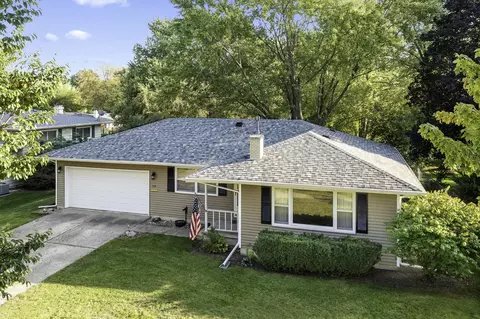2074 Richard St, Aurora, IL 60506