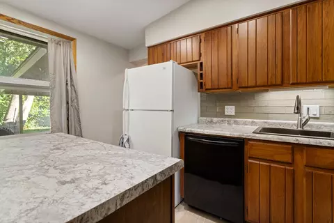 6 Meadow Ct, Champaign, IL 61821 photo 10