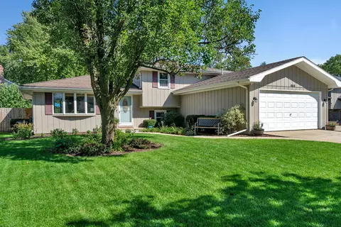 660 Barber Ln, Joliet, IL 60435