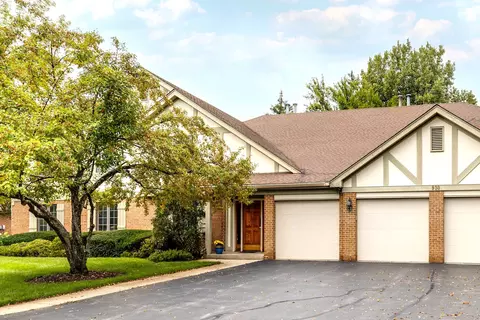 930 Ivy Ln #A, Deerfield, IL 60015