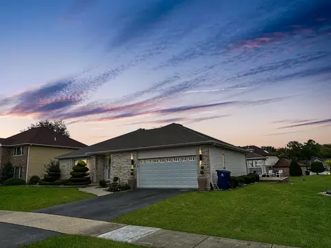 637 Larkspur Ln, Matteson, IL 60443