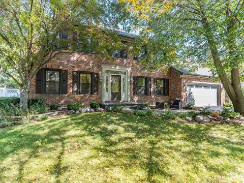1712 Mundelein Rd, Naperville, IL 60565