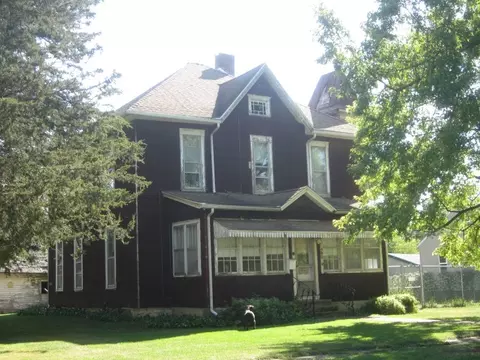 495 N 5th St, Sheldon, IL 60966