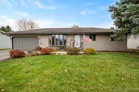 155 W Fuller Dr W, Waterman, IL 60556