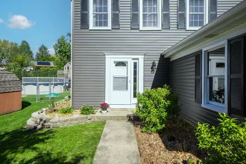 1664 Cumberland Rd, Aurora, IL 60504 photo 2