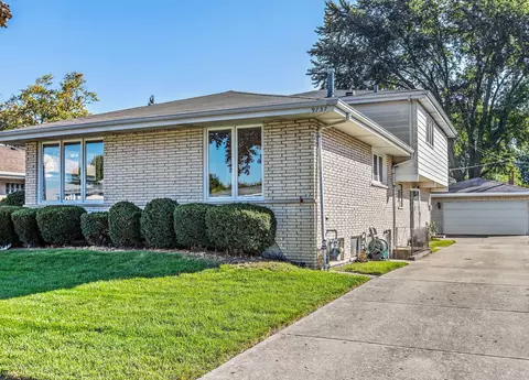 9737 S Kenneth Ave, Oak Lawn, IL 60453
