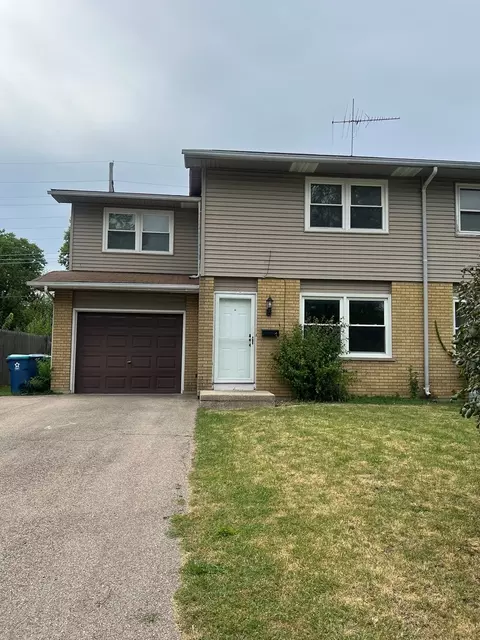 1084 N Highland Ave #A, Aurora, IL 60506