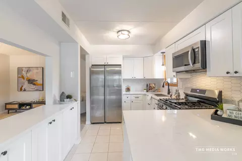 616 E 5th Ave #101, Naperville, IL 60563 photo 9