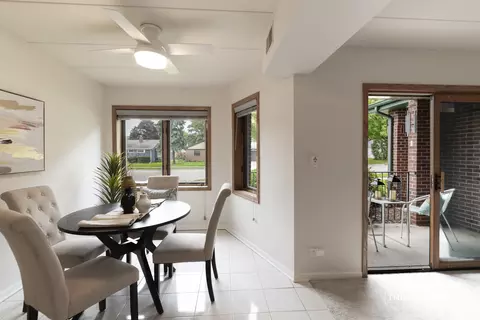 616 E 5th Ave #101, Naperville, IL 60563 photo 6