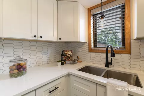 616 E 5th Ave #101, Naperville, IL 60563 photo 12