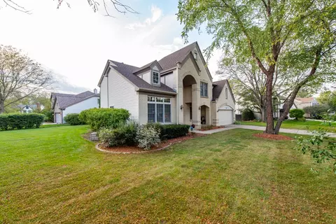 390 Churchill Ln, Gurnee, IL 60031