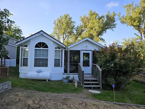 28120 Woodhaven Lks, Sublette, IL 61367