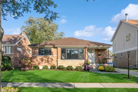 1025 Community Dr, La Grange Park, IL 60526