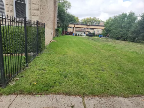 4216 S Calumet Ave, Chicago, IL 60653