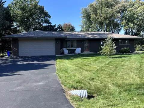 8072 Royal Oaks Rd, Rockford, IL 61107