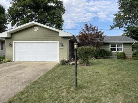 2317 Rebecca Dr, Champaign, IL 61821