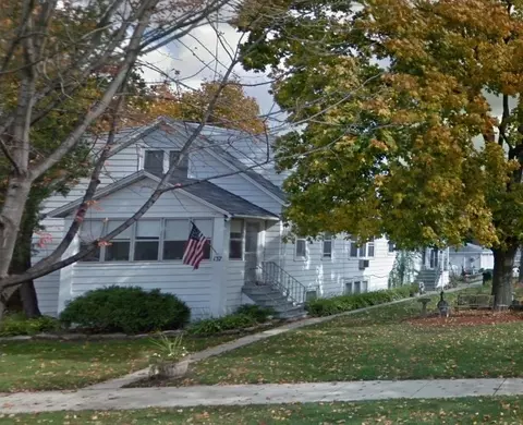137 N Maple Ave, Elmhurst, IL 60126