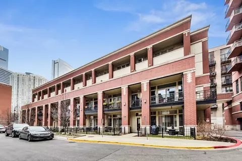 324 N Jefferson St #302, Chicago, IL 60661